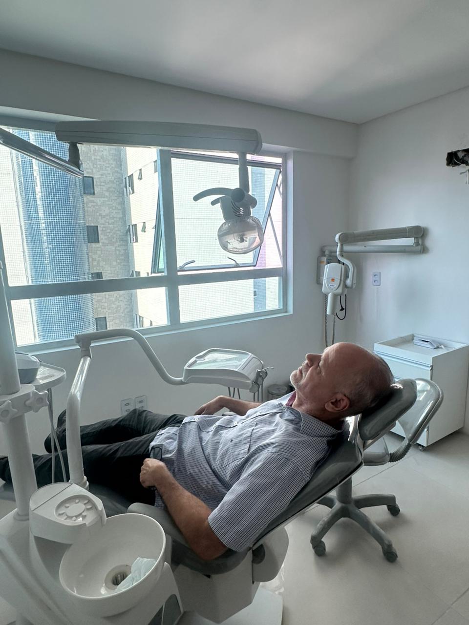 Foto 2 de Dr. Douglas Santana I Consultório Odontológico Recife