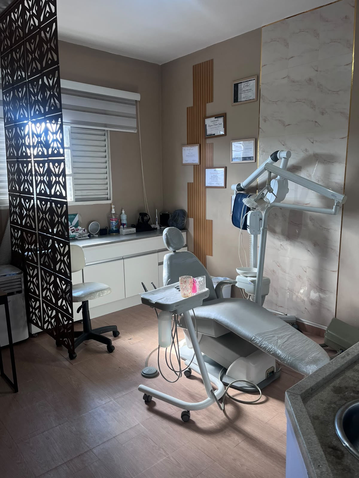 Dra. Deyseane Mendes | Facetas em Resina | Dentista Carrão