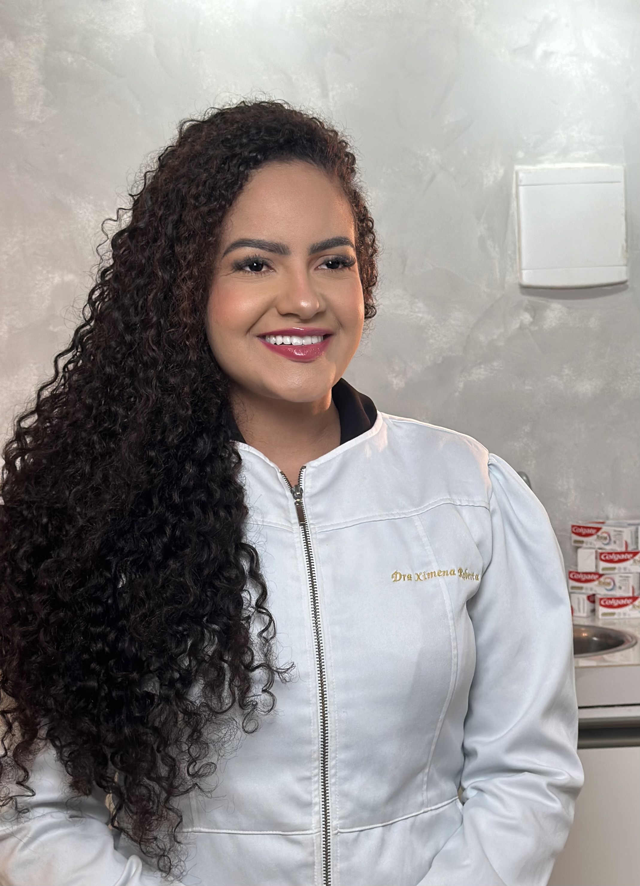 Foto de Dra. Ximena Roberta | Urgência Odontológica e Estética em Recife