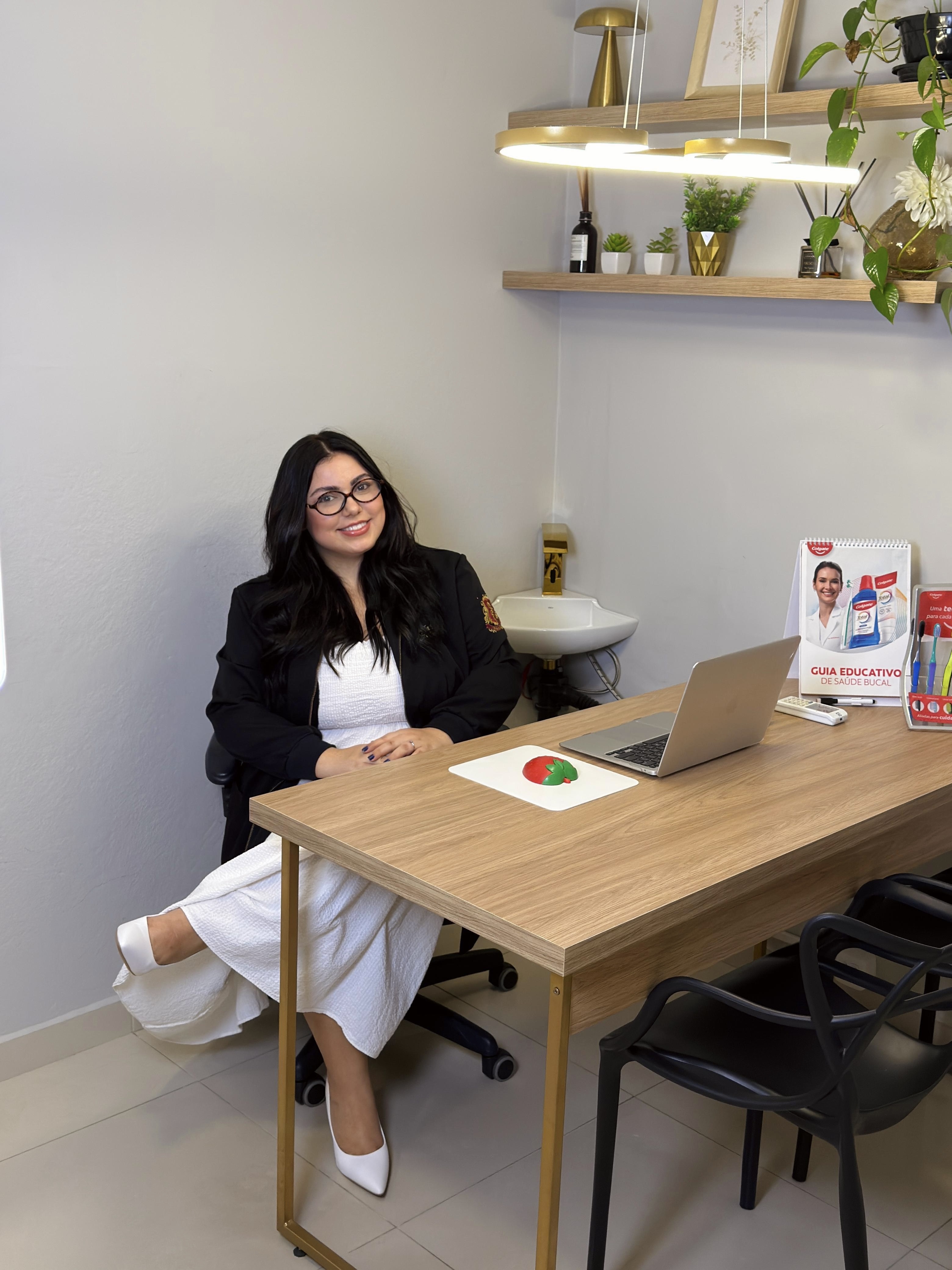 Foto de Dra. Camila Mendes, Cirurgiã-Dentista em Joinville
