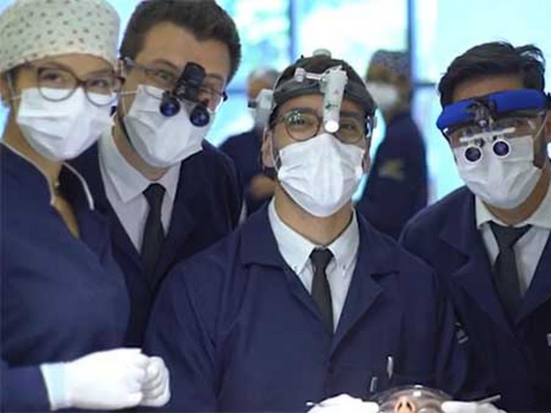 Foto 3 de 51Dental Makeover