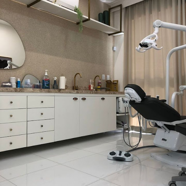 Foto 2 de ACTUS ODONTOLOGIA | ESTÉTICA OROFACIAL | FACETAS EM RESINA