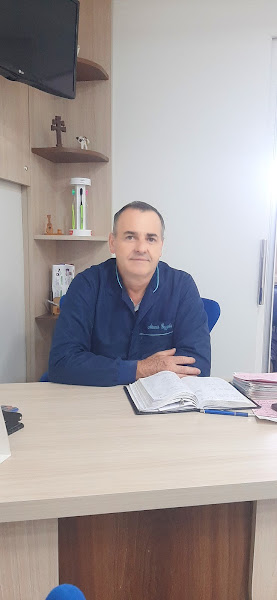 Foto 2 de Ademir Gazzola Cirurgião Dentista | Facetas dentárias e implantes em Caxias do Sul