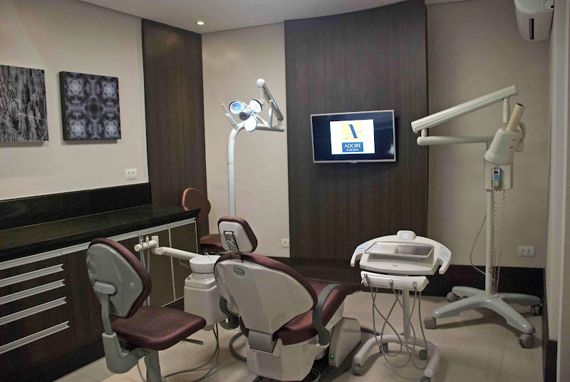 Foto 3 de ADORE dental studio