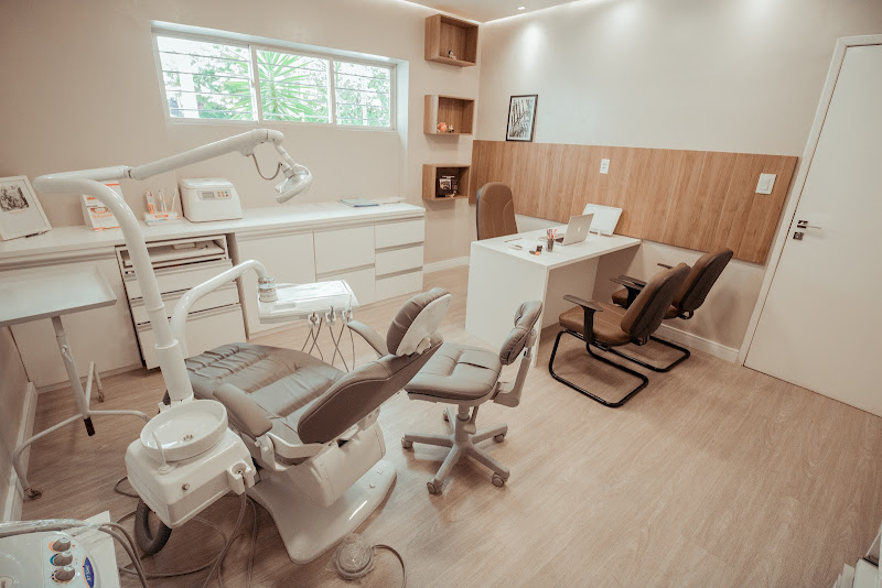 Foto 3 de Advance Odontológica - Dr. Flaviano Falcão e Dr. Leonardo Gomes