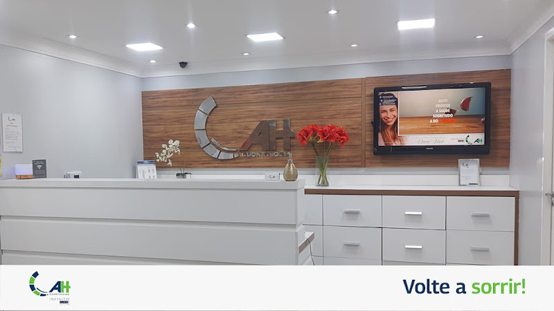 Foto 2 de AH Odontologia | Implante Dentário | Lente de Contato Dental | Parque dos Camargos | Barueri - SP