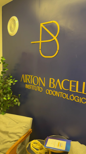 Foto 3 de Airton Bacellar Instituto Odontológico | Alinhadores | Ortodontista | Sousmile | Facetas em Teresina