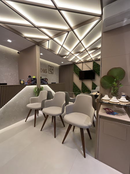 Foto 2 de AKM ODONTOLOGIA E HARMONIZAÇÃO FACIAL | INVISALIGN | DENTISTA ÁGUA VERDE