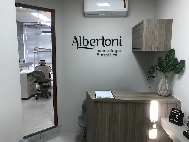 Foto 2 de Albertoni Odontologia | Especialistas em Implantes e Ortodontia