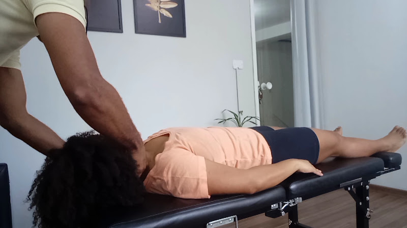 Foto 2 de AlbertoPersonalQuiro - osteopatia, quiropraxia, liberação miofascial, ventosa: dores no pescoço, ombros, lombar, ciático.