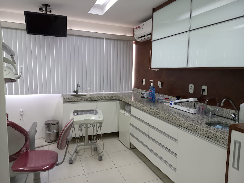 Foto 3 de Alessandra Almeida/ Ortodontista Maceió/ Invisalign/ Clareamento dentário