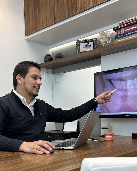 Foto 2 de Alexandre Bittar - Vincere Odontologia Personalizada