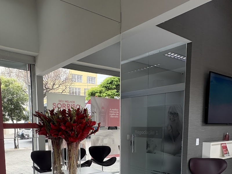 Foto de Aliança Odontologia Especializada! Número 1 em Implantes e Prótese Protocolo