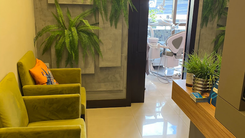 Foto 2 de Aligner Odontologia Dra Alessandra Haliski (implante ) e Dra Sidia Coser (ortodontia)