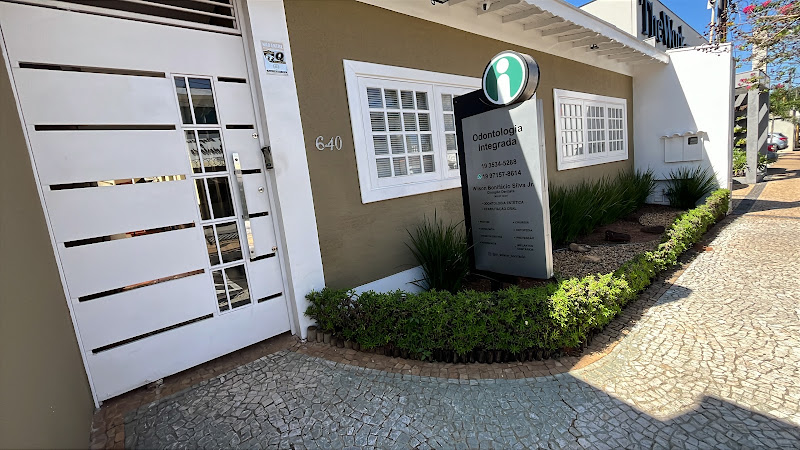 Foto 2 de Almeida Traldi Odontologia - Dra. Jéssica Barreto de Almeida Traldi