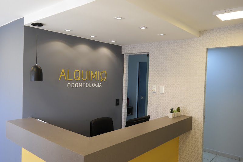 Foto 2 de Alquimia Odontologia | Implantes dentários | Ortodontia | Siso
