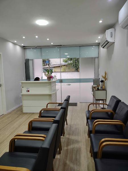 Foto 2 de Alva Odontologia Guapimirim | Implantes Dentários | Facetas em Resina