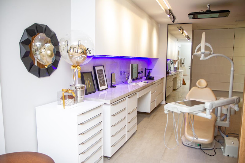 Foto 3 de Âmbar Estética Dental - Cassio Higashibara - Graziela T. Higashibara