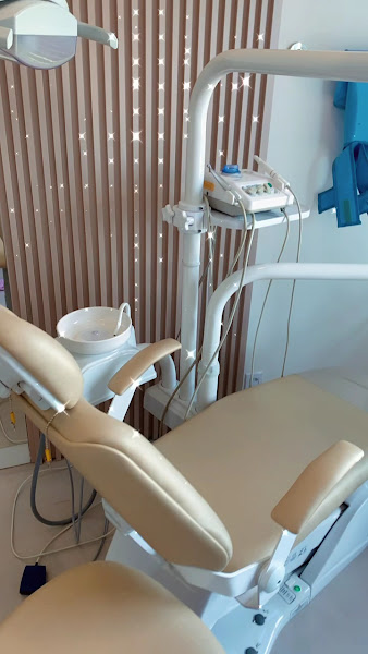 Foto 2 de Ana Júlia de Carvalho - Cirurgiã-dentista