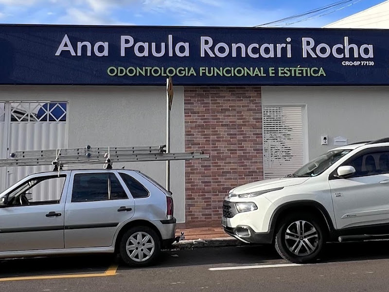 Foto 2 de Ana Paula De Oliveira Cirurgiã Dentista