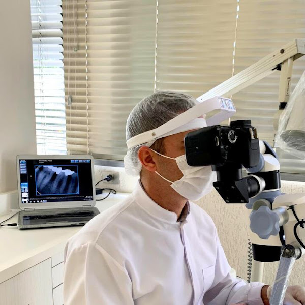 Foto 2 de André Michelotto - Endodontia Microscópica
