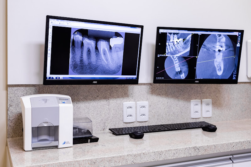 Foto 3 de Andrea Arend - Especialista em Endodontia