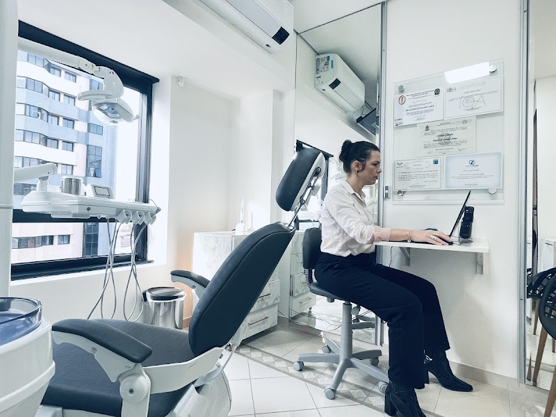 Foto 2 de Aparelho Ortodontico Transparente em Curitiba