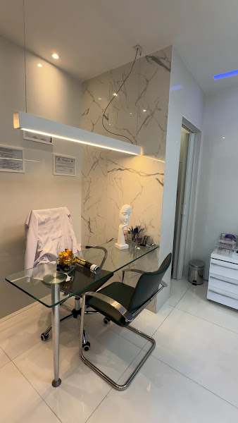 Foto 3 de Aperfeiçoando Faces - Centro de Saúde Integrado