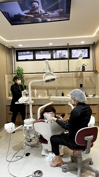 Foto 3 de Arcos Odontologia | Implante dentário | Lentes de contato | Prótese protocolo