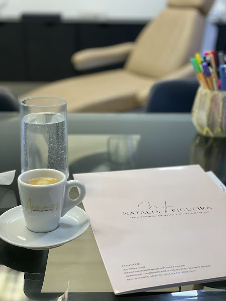 Foto 3 de Armonizzi - Harmonização Orofacial