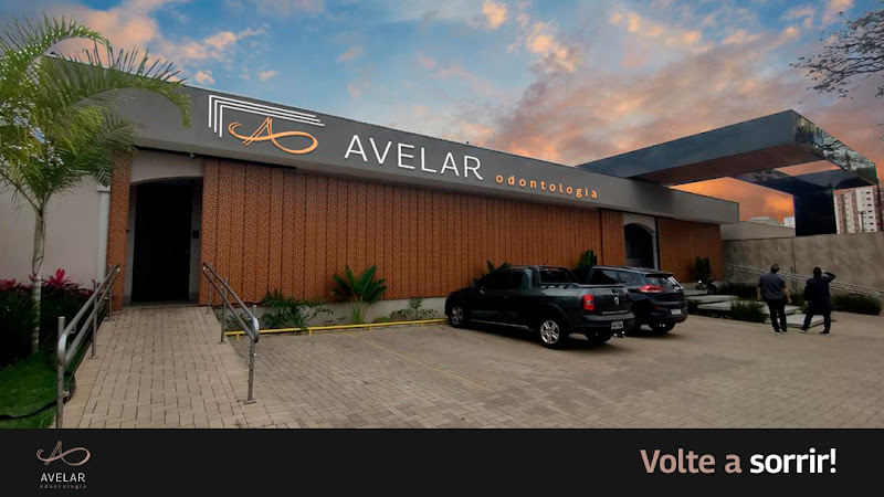 Foto 2 de Avelar Odontologia | Implante Dentário | Lente de Contato Dental | Jardim Amalia | Bauru - SP