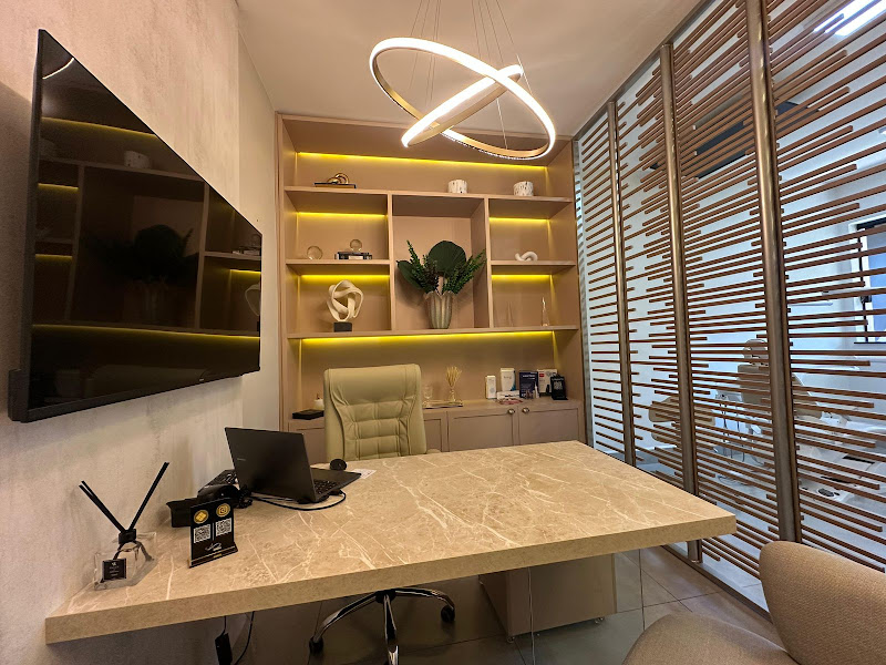 Foto 3 de Avelar Odontologia | Implante Dentário | Lente de Contato Dental | Jardim Amalia | Bauru - SP