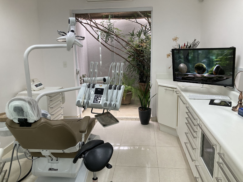Foto 3 de Bartolomai Consultório Odontológico Indaiatuba - Implantes Dentários, Periodontia, Odontopediatria e Próteses