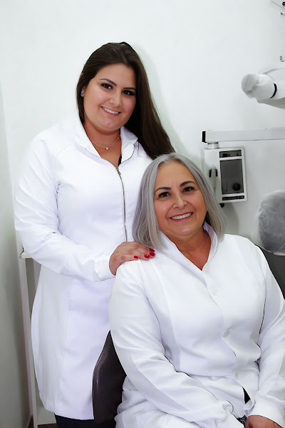 Foto 2 de Bazílio e Gaeta | Sorriso Integral | Aparelho Ortodôntico