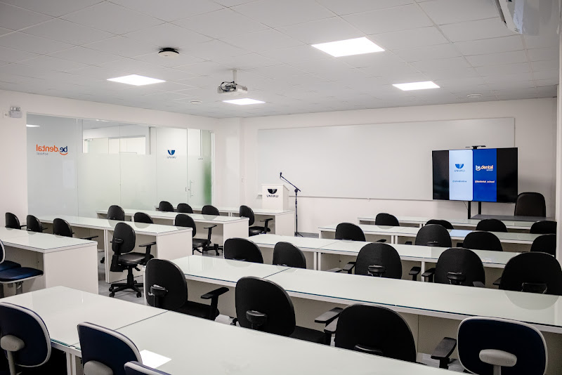 Foto 2 de BE DENTAL SCHOOL