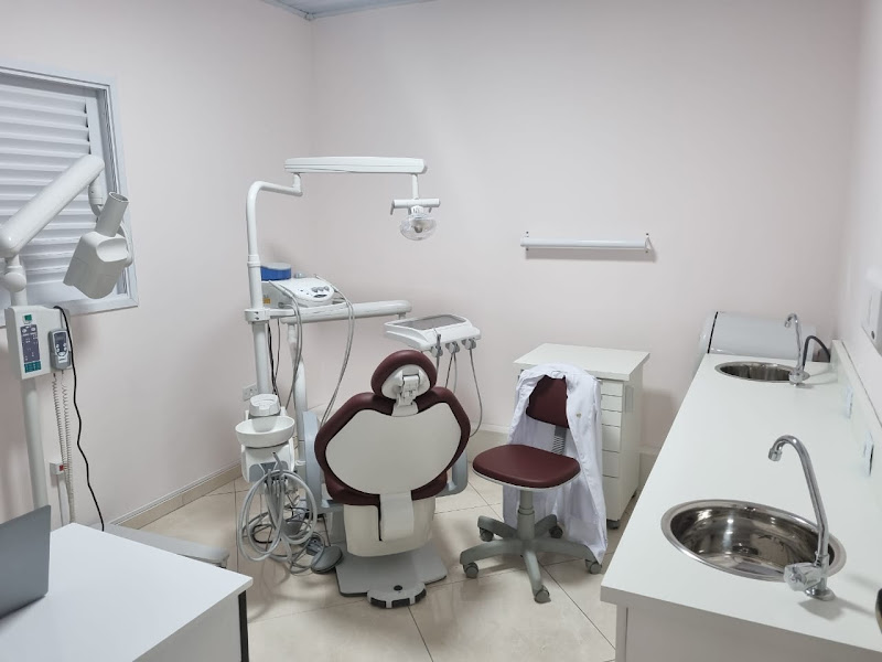 Foto 2 de Beatriz Góes Odontologia | Dentista Mogi das Cruzes | Tratamento de Canal | Prótese | Implante | Cirurgia