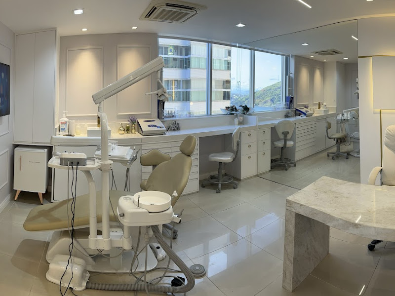 Foto 6 de BENOVA Odontologia | Implantes/Protocolo Dentários, Invisalign, Lentes de Contado Dental em Vitória-ES (Jardim Camburi)