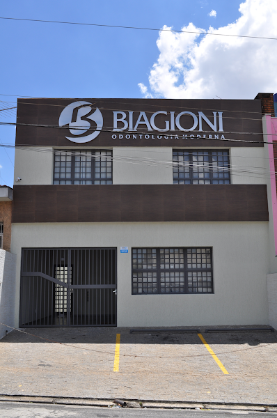Foto 2 de Biagioni Odontologia Moderna - Invisalign Top Doctor - Implantes