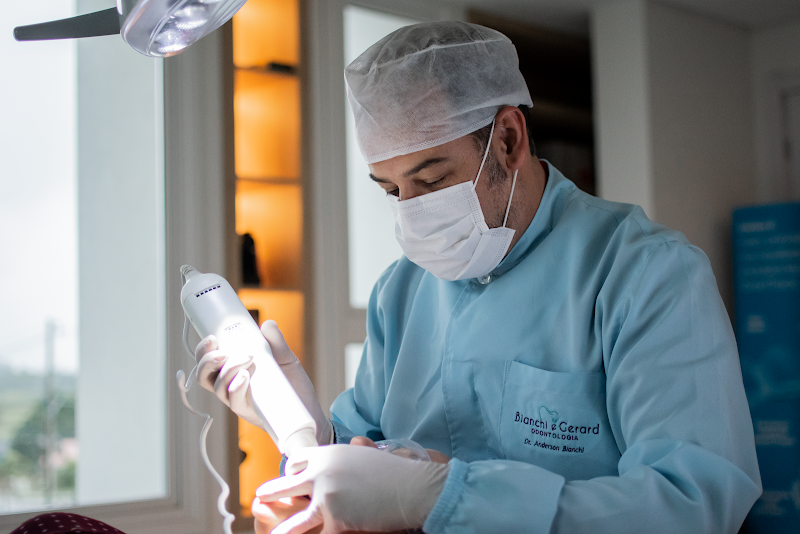 Foto 2 de Bianchi e Gerard Odontologia | Dentista em Pelotas