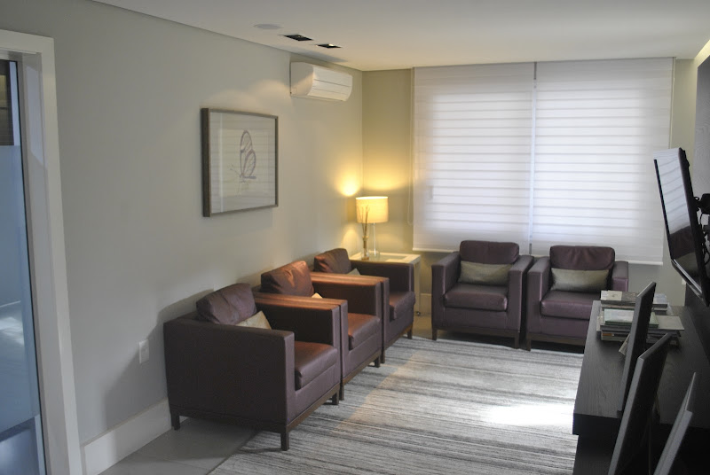 Foto 3 de Blanca Odontologia Poa - Implantes, Próteses, Facetas, Ortodontia, Invisalign, Alinhador, Lentes Contato, Harmonização Facial