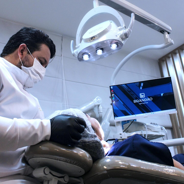 Foto 2 de Brandão Odontologia - Implante Dentário no Gama