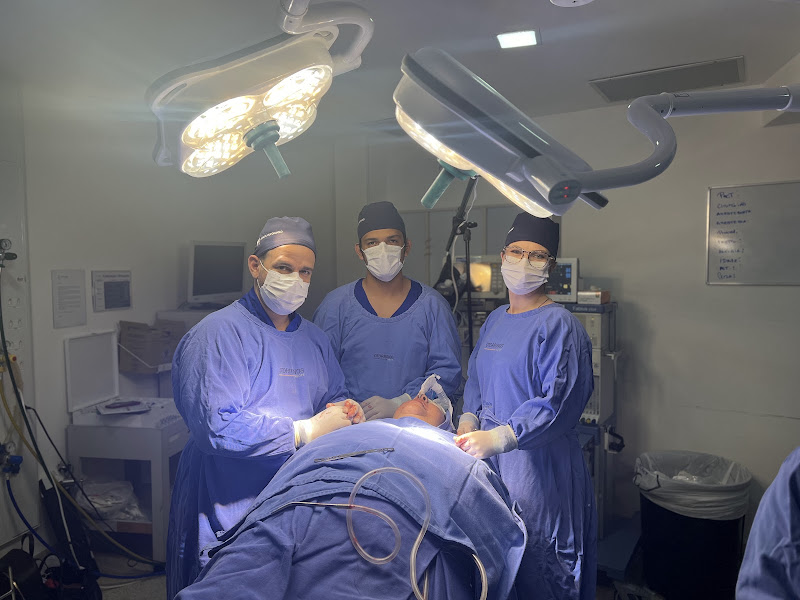 Foto 2 de BRASIL BUCOMAXILO - Odontologia em Recife - | Implantes | Prótese Protocolo | Lentes Dentais | Aparelhos invisíveis