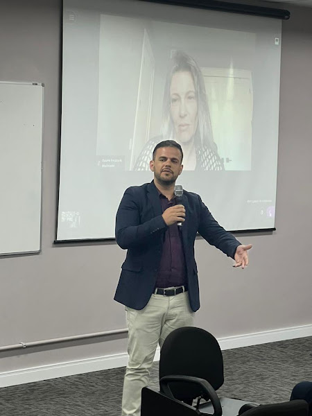 Foto 3 de BRASIL BUCOMAXILO - Odontologia em Recife - | Implantes | Prótese Protocolo | Lentes Dentais | Aparelhos invisíveis