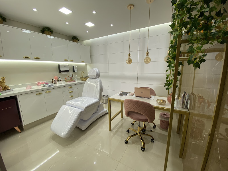 Foto 2 de Bruna Uchôa Clinic - Harmonização Facial e Estética Facial em Brasília