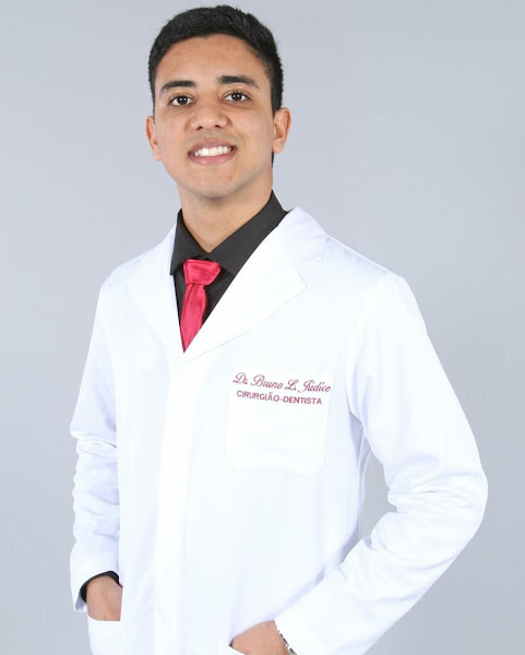 Foto 2 de Bruno Lopes Júdice - Ortodontia em Angra dos Reis - Aparelho Dentario em Angra dos Reis
