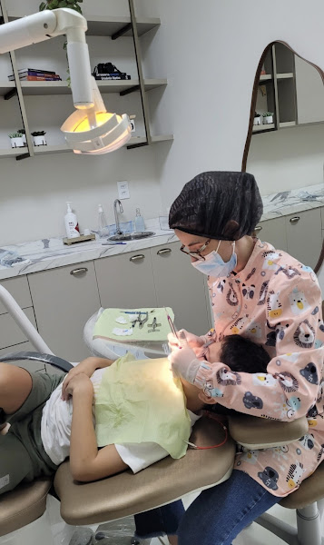 Foto 3 de Calil Odontologia | Invisalign | Implantes Dentários | Clareamento