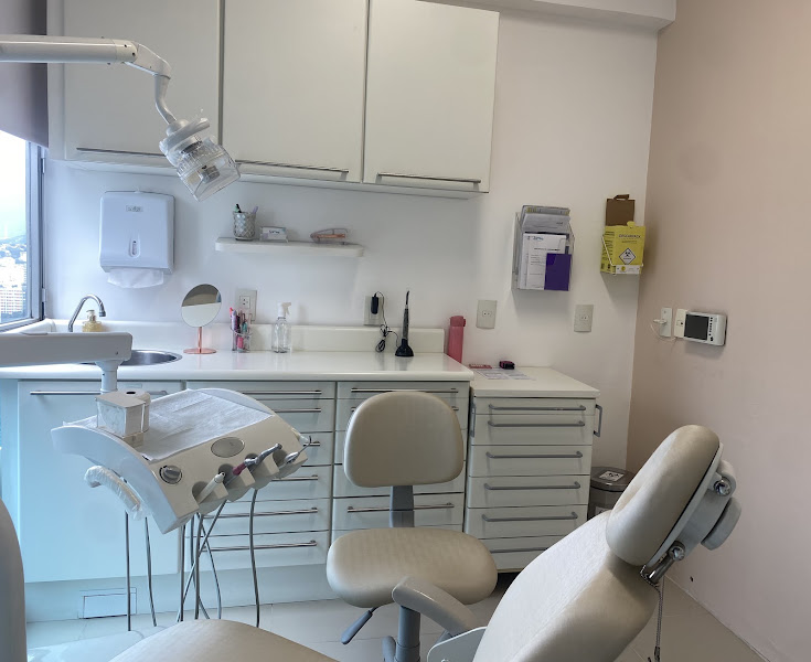 Foto 2 de Camila Hingel consultório odontológico- Centro RJ