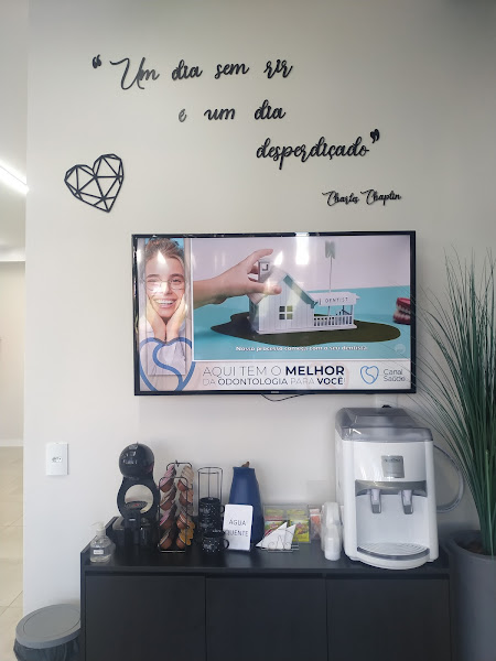Foto 2 de Canal Saúde Odontologia I Dentista Chapecó I Implantes Dentários I Aparelhos I Facetas I Tratamento de Canal I Emergência