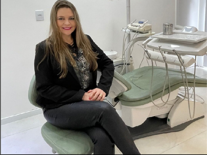 Foto 2 de Carianne Almeida Odontologia
