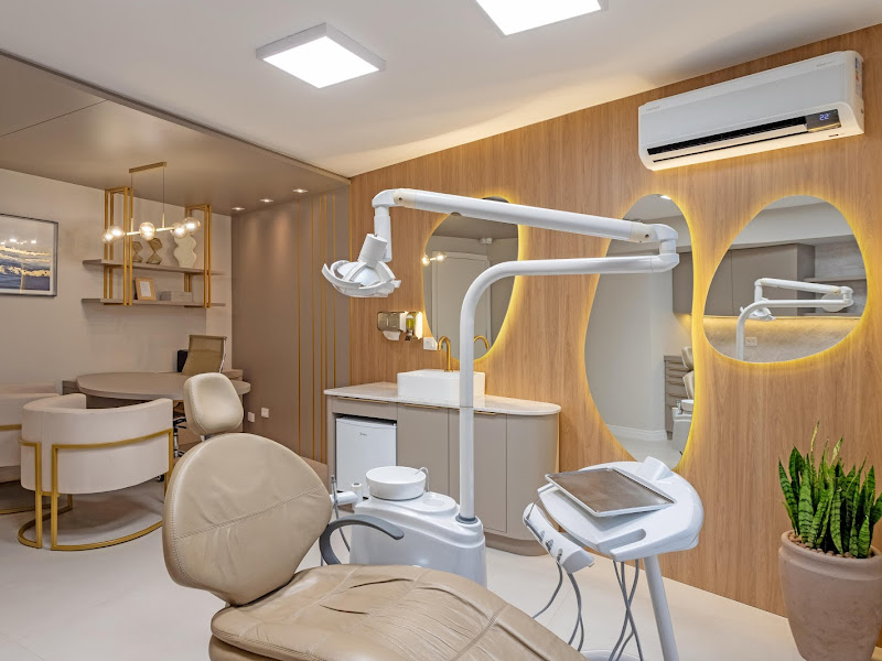 Foto de Carine Cruzeta - Ortodontia e Estética Avançada